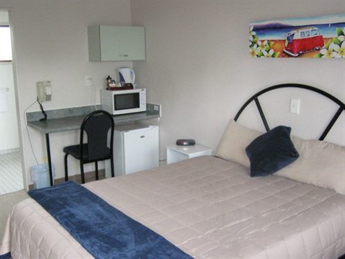 Champers Motor Motel 4*